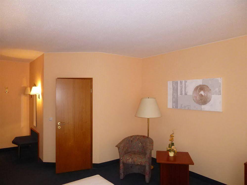 Altstadthotel An Der Werra Майнинген Екстериор снимка