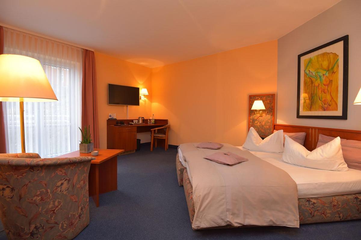 Altstadthotel An Der Werra Майнинген Екстериор снимка