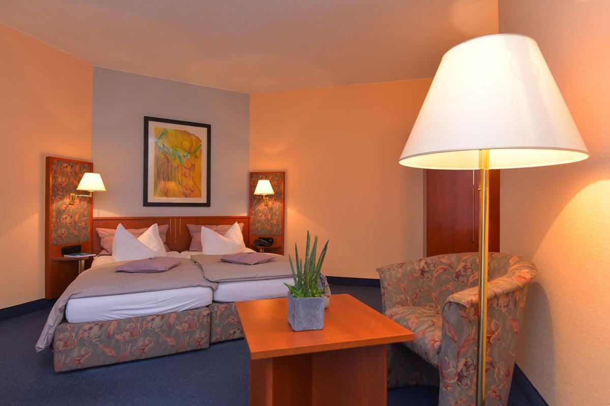Altstadthotel An Der Werra Майнинген Екстериор снимка