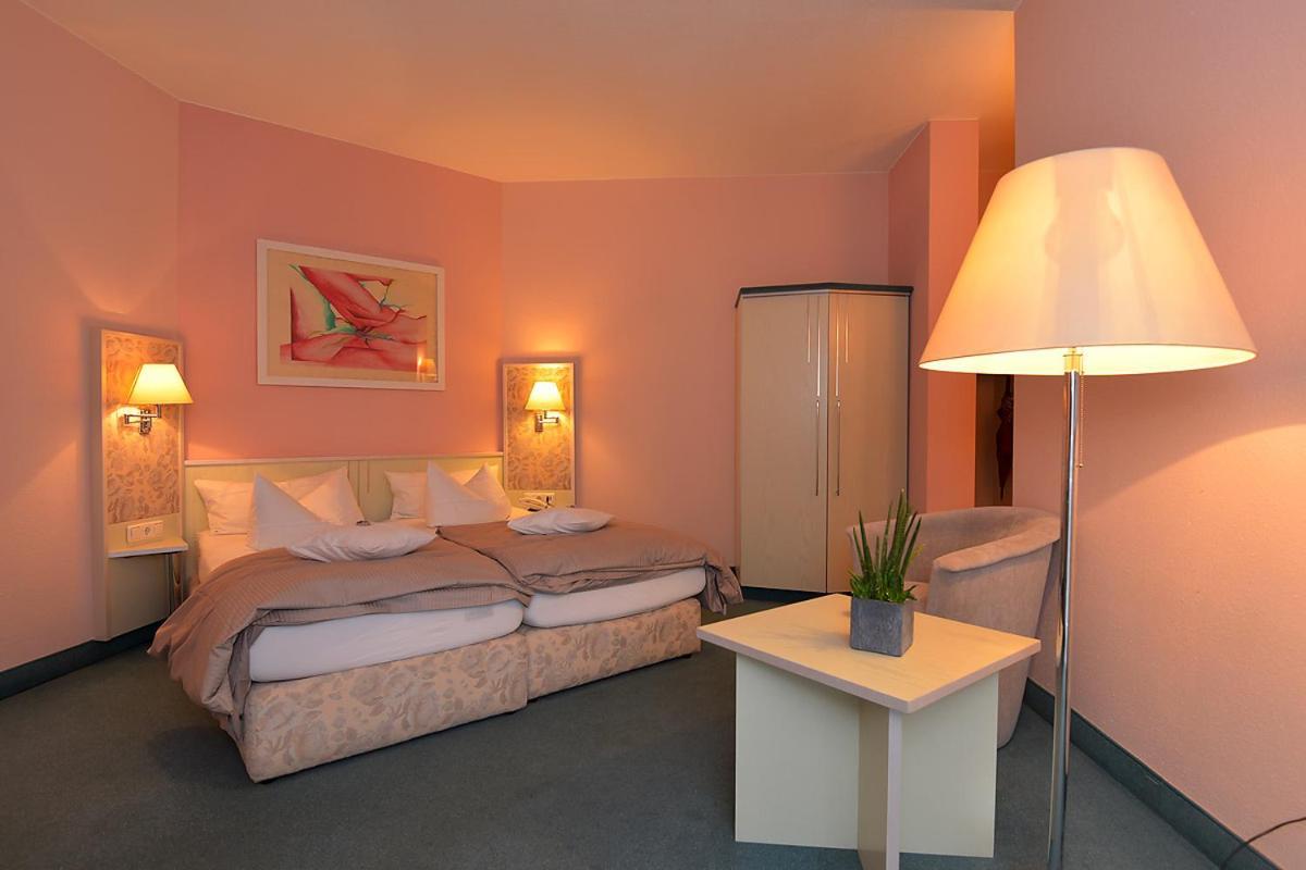 Altstadthotel An Der Werra Майнинген Екстериор снимка