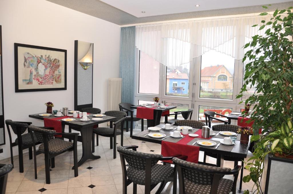 Altstadthotel An Der Werra Майнинген Екстериор снимка