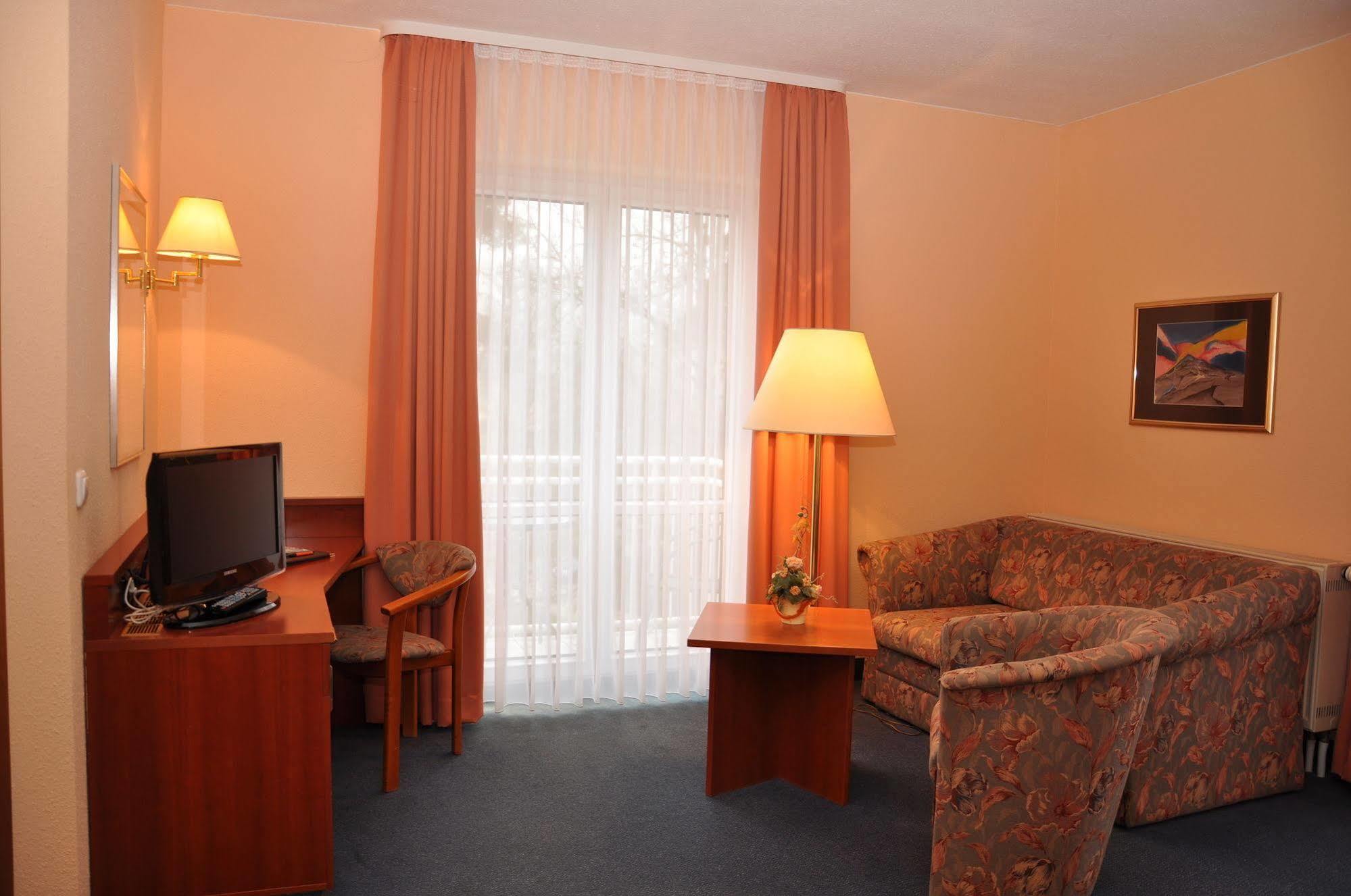 Altstadthotel An Der Werra Майнинген Екстериор снимка