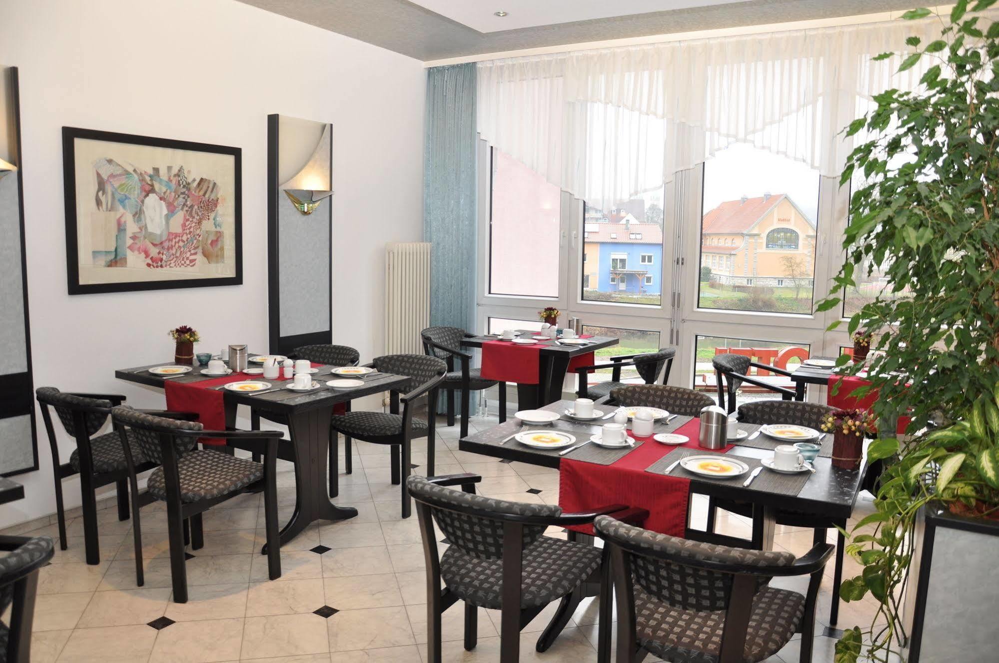 Altstadthotel An Der Werra Майнинген Екстериор снимка